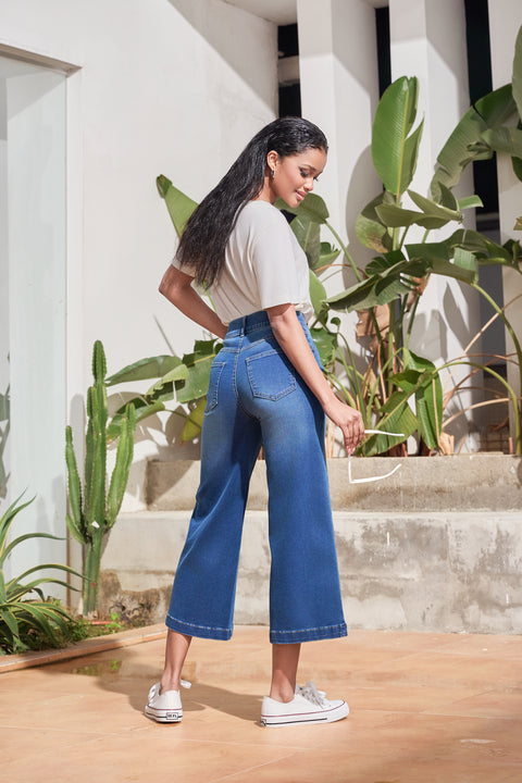 Signature Mid-Rise Denim | Wide-Leg Crop (Alamo Wash) - Final Sale